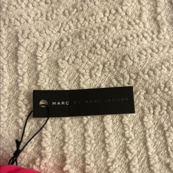 NEW Marc By Marc Jacobs Knockout Pink Silicone Bracelet One Size - Picture 3 of 9